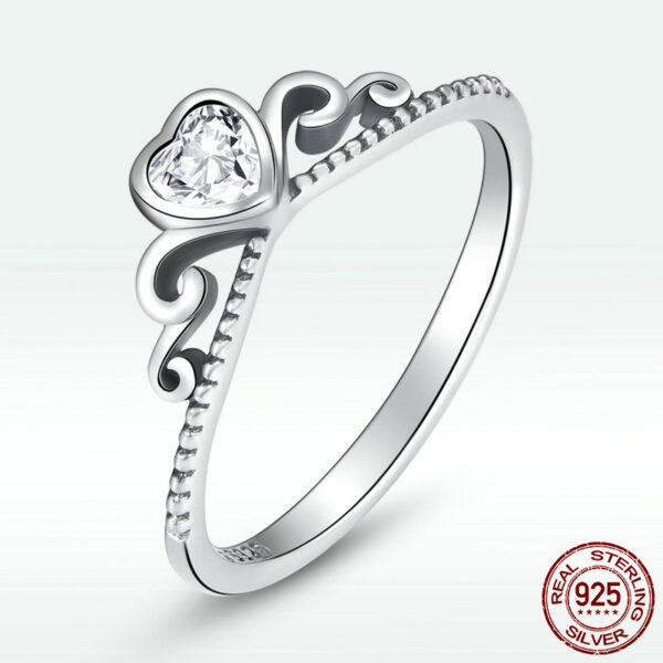 Crowning For Love Female Heart-shaped Zircon Simple Line Ring